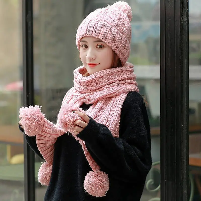 Розовый шарф и шапка. Комплект шапка + снуд h2044. Шапочки из ангорки. Набор шапка и бактус. Стильные вязаные шапки.