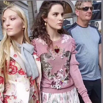 

2018 Autumn Winter Animal Embroidery Pink Knitted Sweaters Pullovers Women Runway Design Ruffle Elegant Top Clothes Lady Jumper