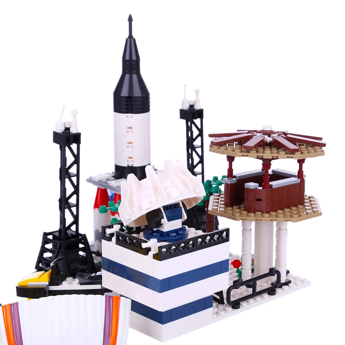 

557Pcs Ww2 Military Shooting Game Scene DIY Small Particle Assembly Building Block Toy Model Building Kits For Kids - Space Base