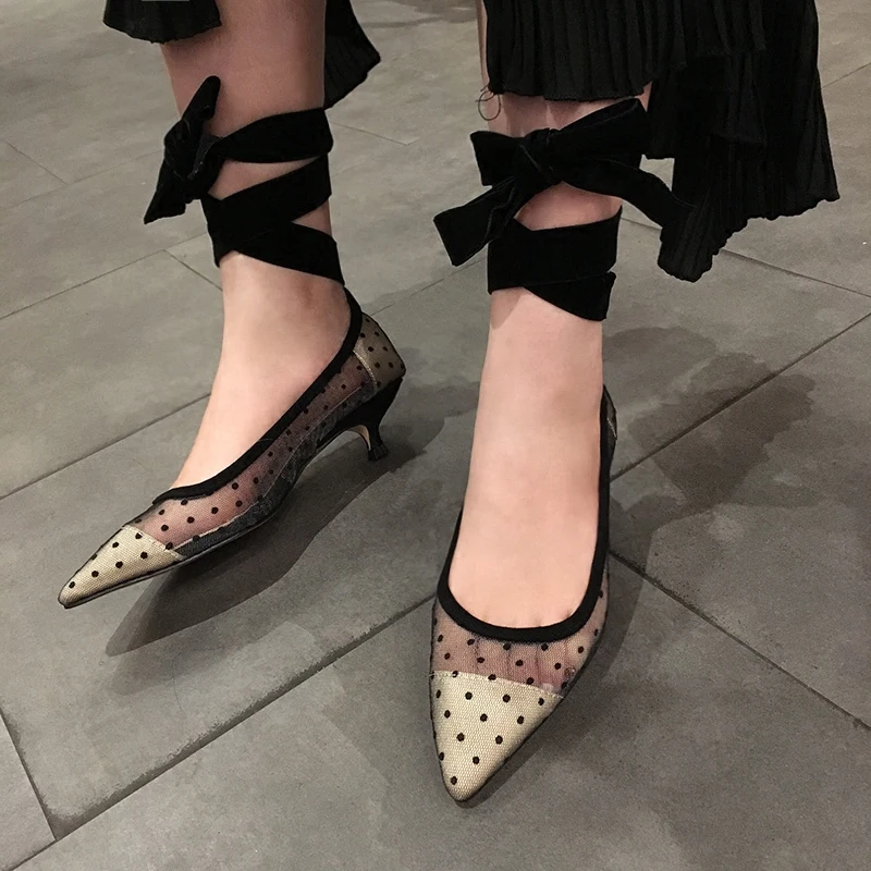 

2018 European and American new sexy hollow little gauze short heel shoes cross straps asakuchi pointed heel shoes