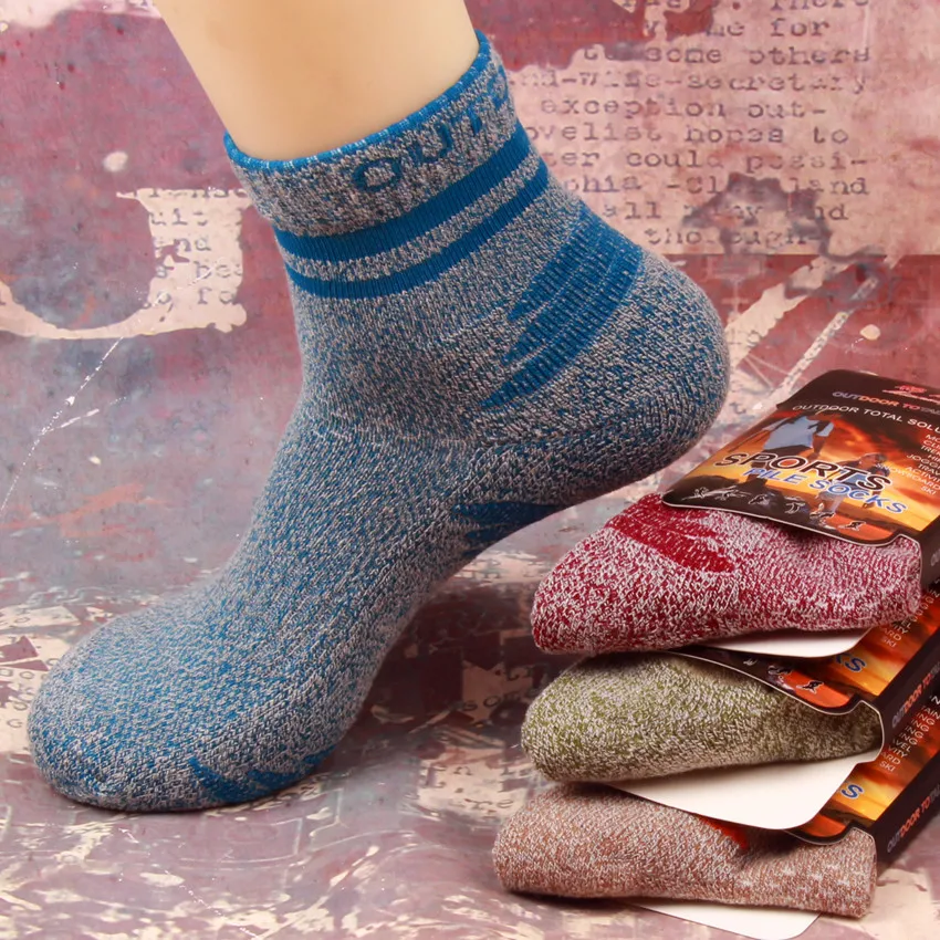 Fall and winter men 's tube in the professional terry socks foot padding polyester fiber