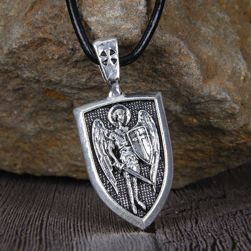 

Men Ancient Roman Warrior Viking Necklace Indian Jewelry Fashion Accessories Antique Silver Plated Leather Rope Pendant
