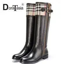 Grande Taille 34-42 Femmes de Genou Haute Bottes Sexy Plat D’hiver Chaud grille Mélangé Couleurs Débarrasser Bottes Pour Femmes Bout Rond Talons Bas