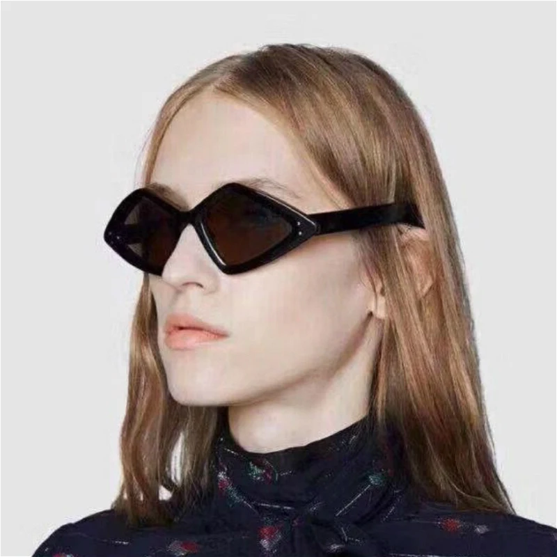 

2019 Vintage Sunglasses Women Cat Brand Eye Sun Glasses Women Sunglasses Retro Female Red Diamond Shape Glasses Fashion UV400