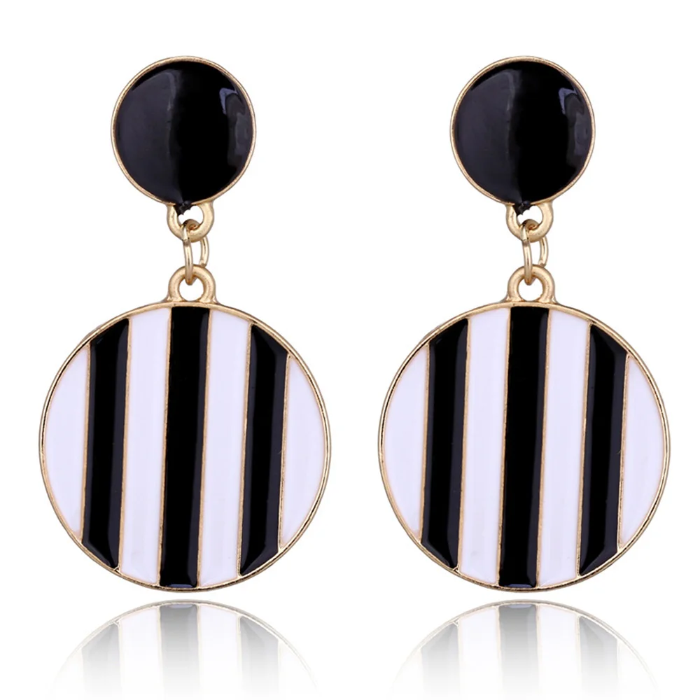 

2019 New Fashion Bohemian Women Exaggerated Large Circular Multiple Spelling Pattern Drop Black White Stripes Plate Earrings