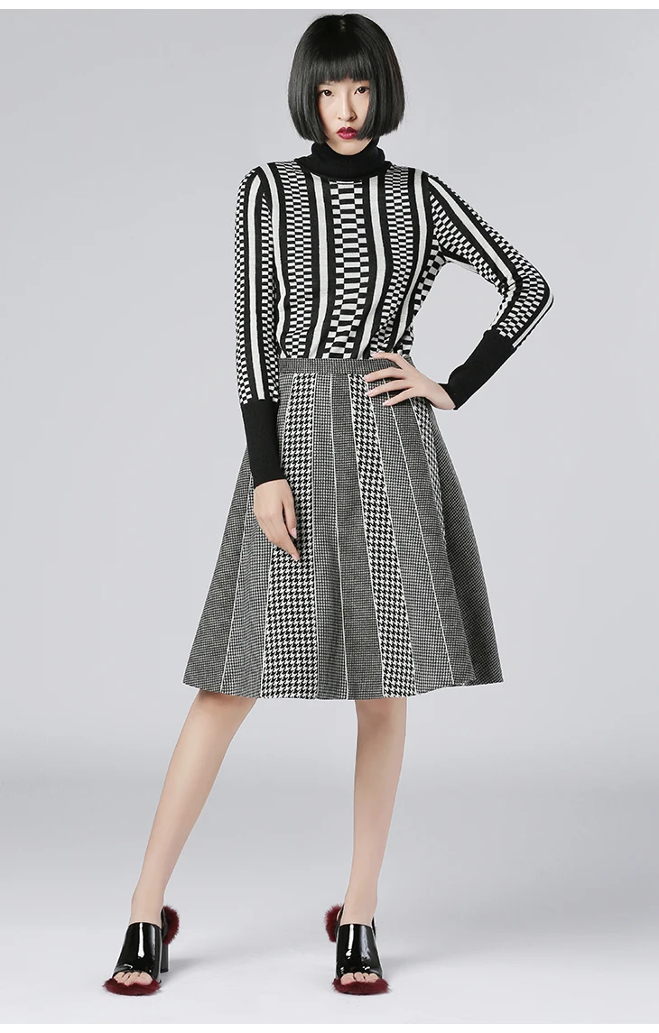 

Black and White Pop Print High Collar Retro Sweater