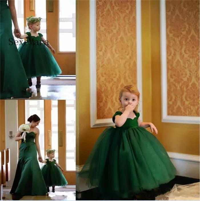 

Lovely Emerald Green Little Girls Pageant Dress Cap Sleeves Tea Length Layered Ball Gown Flower Girls Dresses Communion Gown