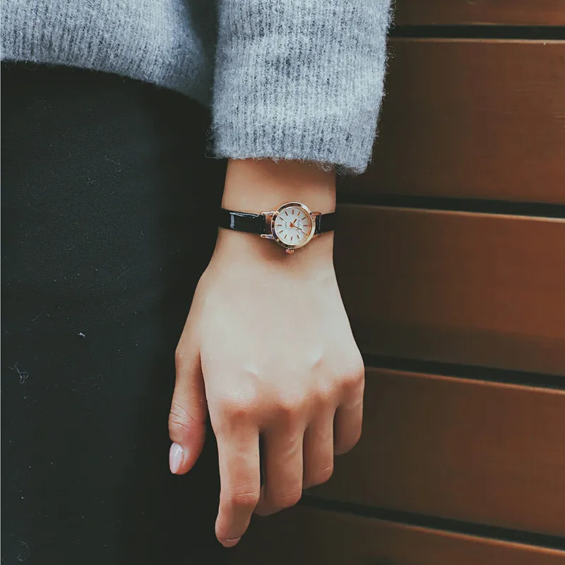 Ulzzang небольшой циферблат винтажные кожаные женские часы повседневные очаровательные женские наручные часы Простой стиль кварцевые часы женские часы