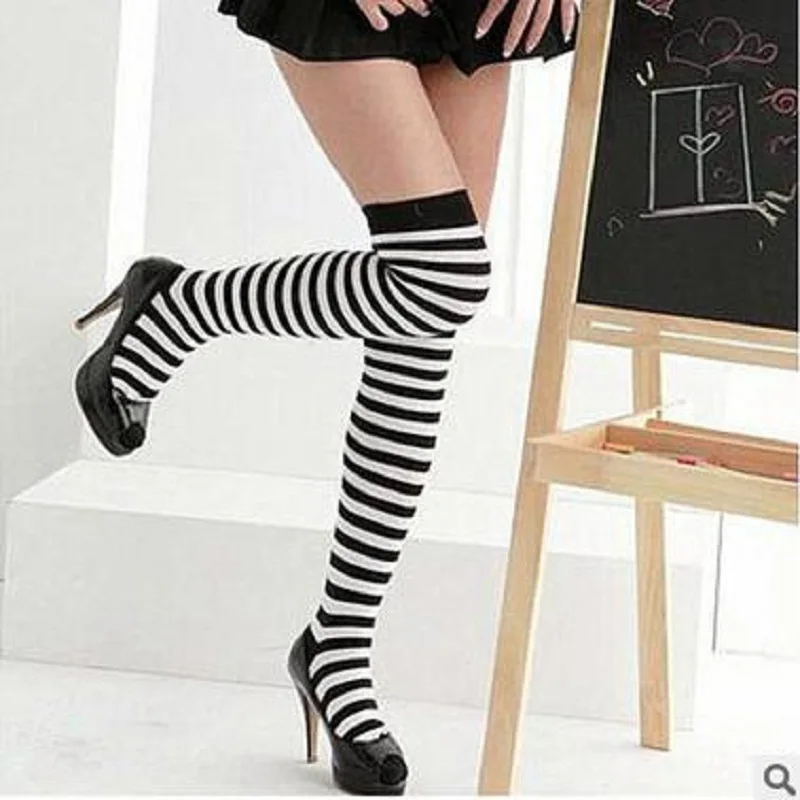 

2018 Spring and Autumn Classic Academy wind black and white stripes over the knee zebra socks