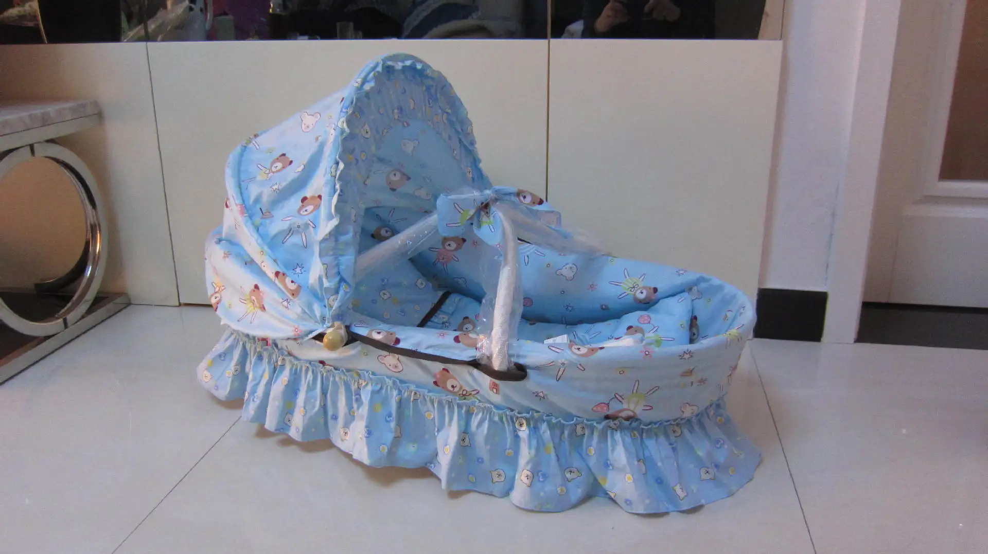 travel crib for newborn