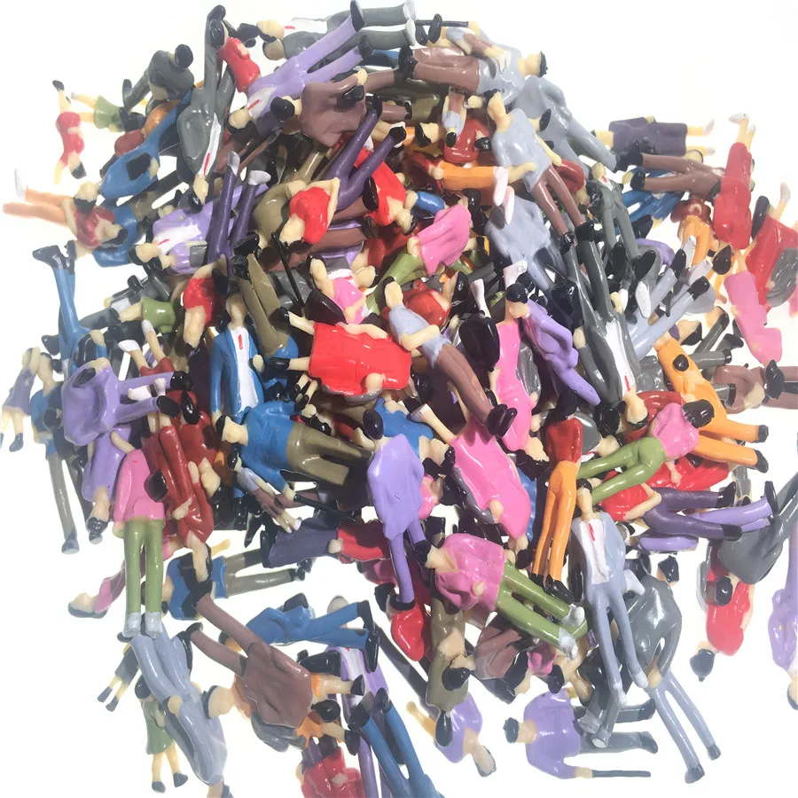 architecture model figure in ho train layout06