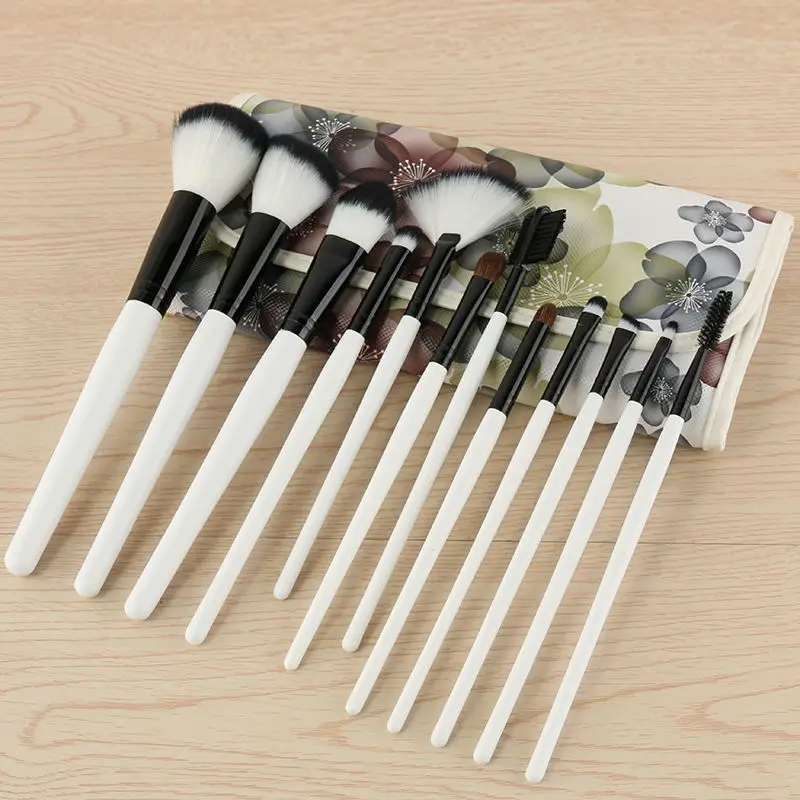 

Makeup Brushes Professional 12pcs White Wooden Hanlde Brushes Eye Shadow Brush Blush Brush with Black Flower Bag