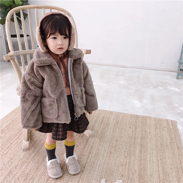 Корейские стильные зимние Утепленные Пальто из мягкой кроличьей шерсти для маленьких девочек милые однотонные куртки с хлопковой подкладкой для детей от 1 до 6 лет
