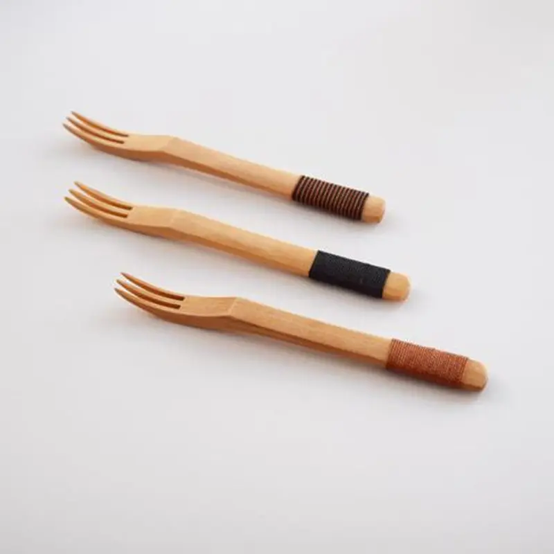 Japanese Style Fruit Fork, Wood Fork for Dessert Snack 3 Teeth Wood