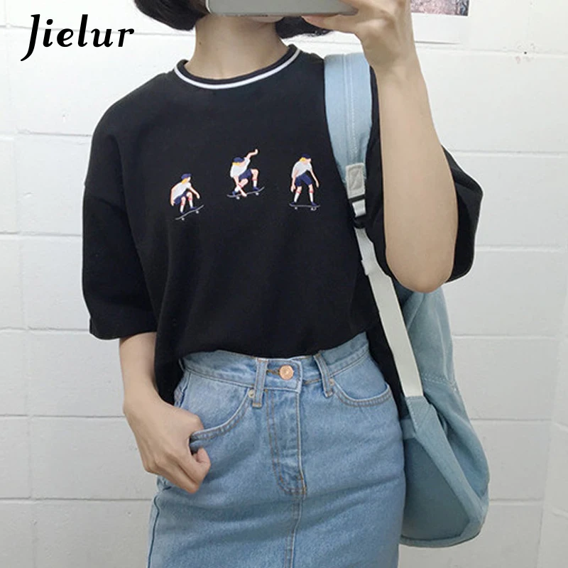 

Jielur 2019 College Harajuku Style Skateboard Juvenile T-shirt Exquisite Embroidery Loose Short Sleeve T-shirts Women Casual Top