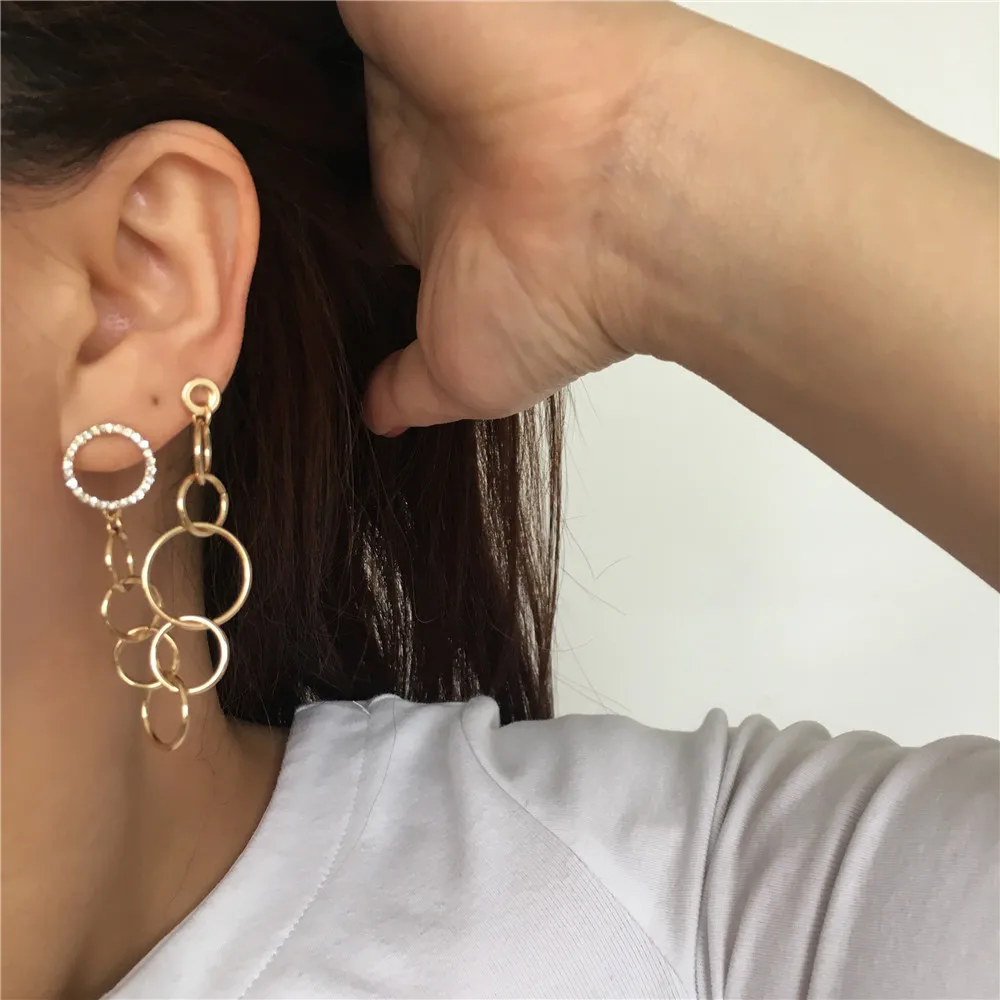 

CASUAL GOLD COLOR PLATING CLEAR STONE CIRCLE LINKED WOMEN EARRINGS