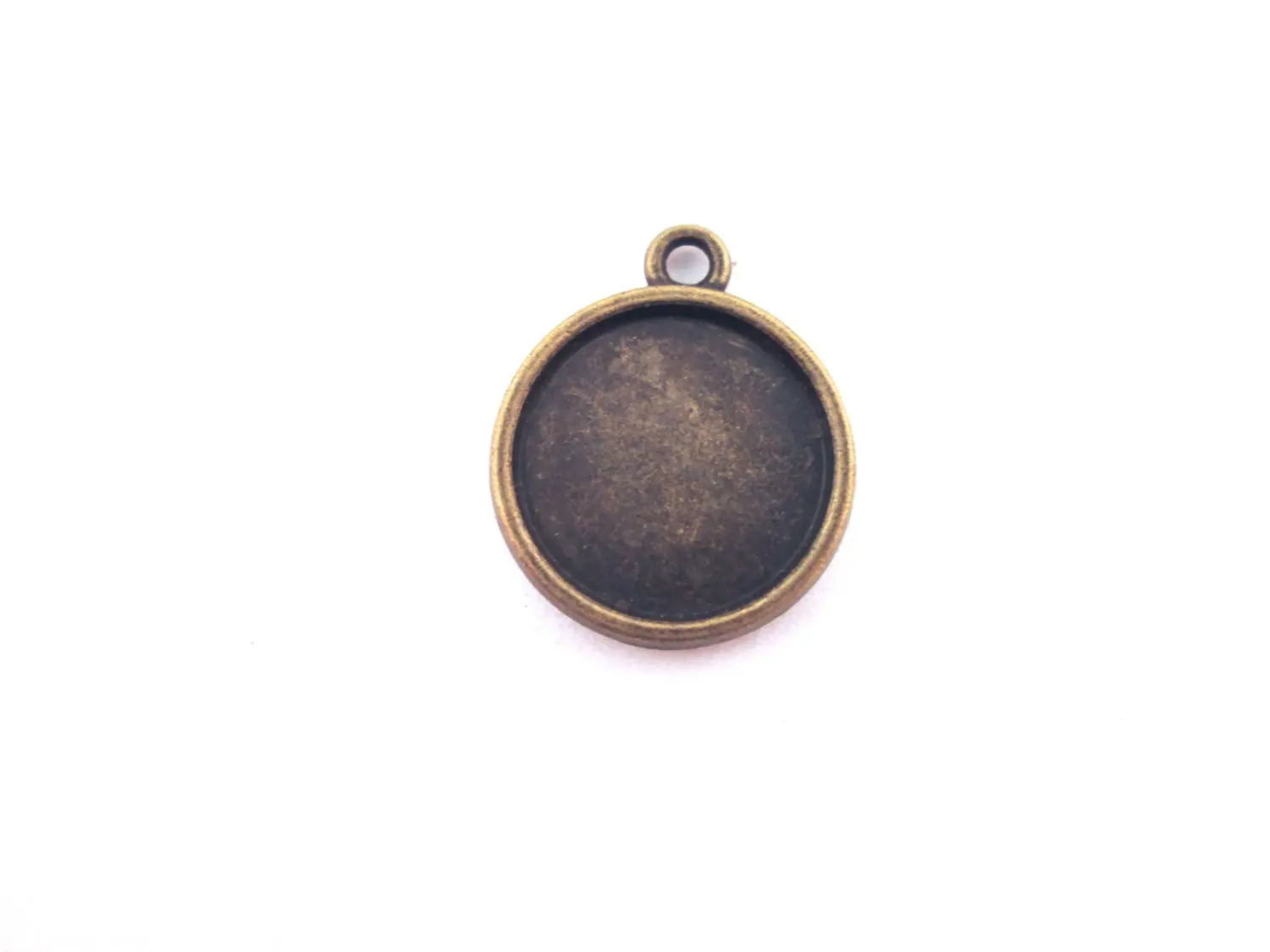 10 double sided 14mm round pendant trays lovely brass plated 2 blank settings B101theof | Украшения и аксессуары