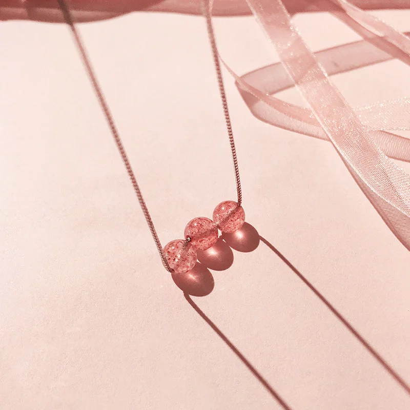 

Silver Strawberry Quartz Stone Pendants Necklace Three Round &Beads Chain 925 Necklace For Woman Fashion jewelry