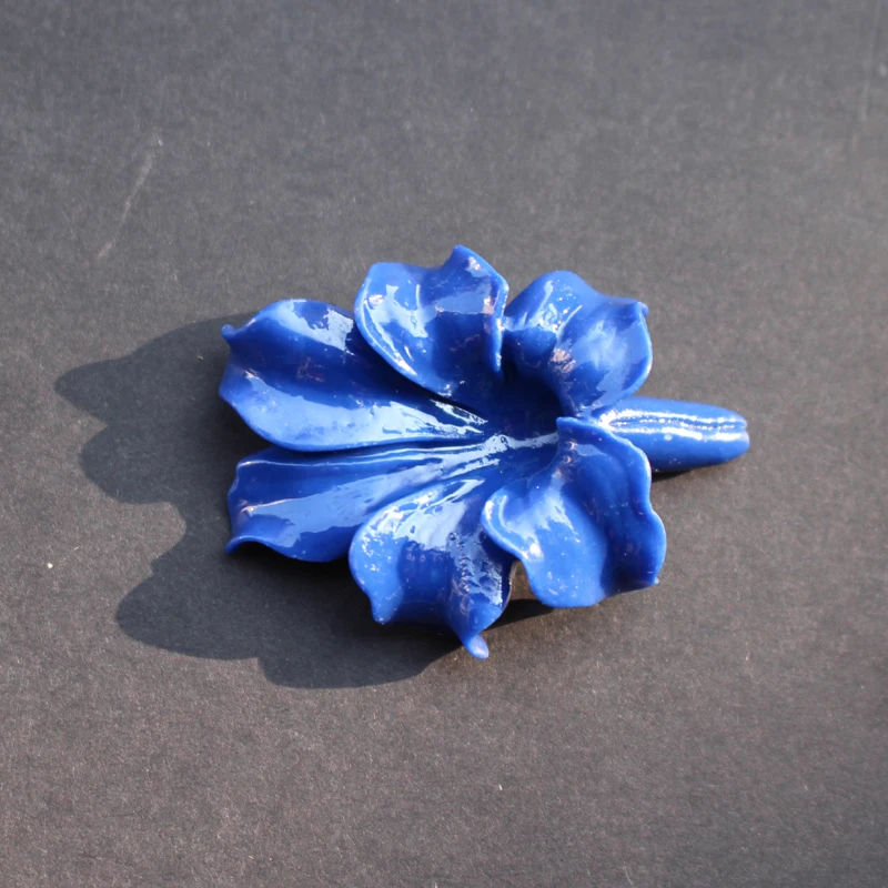 

5Pieces 44mm*32mm*19mm Coral beads Large Coral Leaf beads Cabochon Cobalt blue color for Jewelry making
