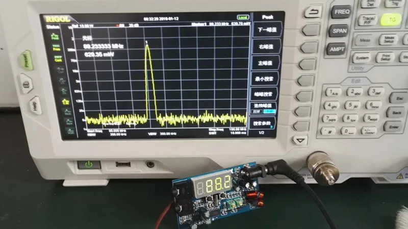 76 м-108 МГц FM частота DC 12 В DIY цифровой светодиодный радиостанции 0,5 Вт PLL стерео fm-передатчик с микрофоном