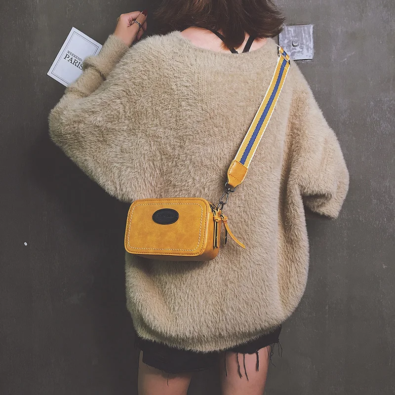 

Bags for women handbag designer 2019 new wild Messenger bag Korean version of the retro wide shoulder strap shoulder bag