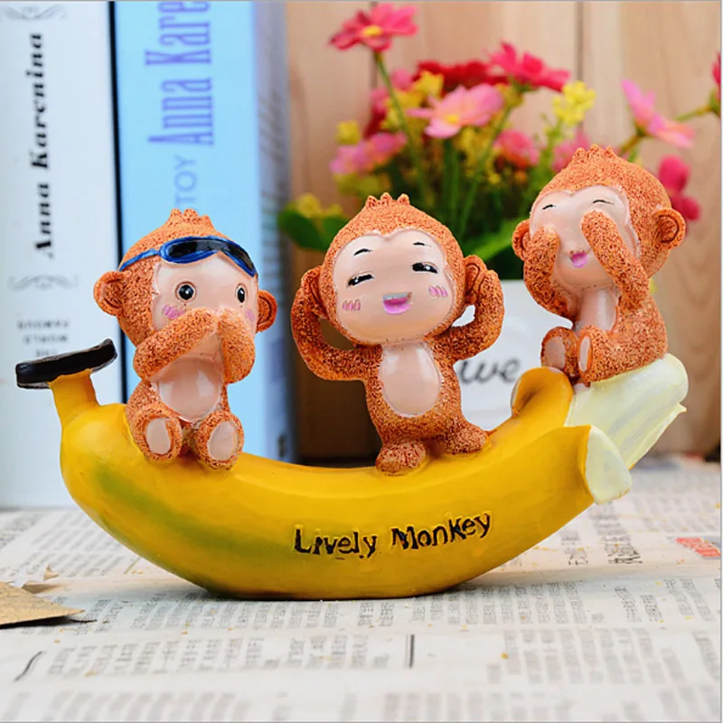 Resin Lovely Little Monkey on Banana Figurines Car Resin Doll Animal