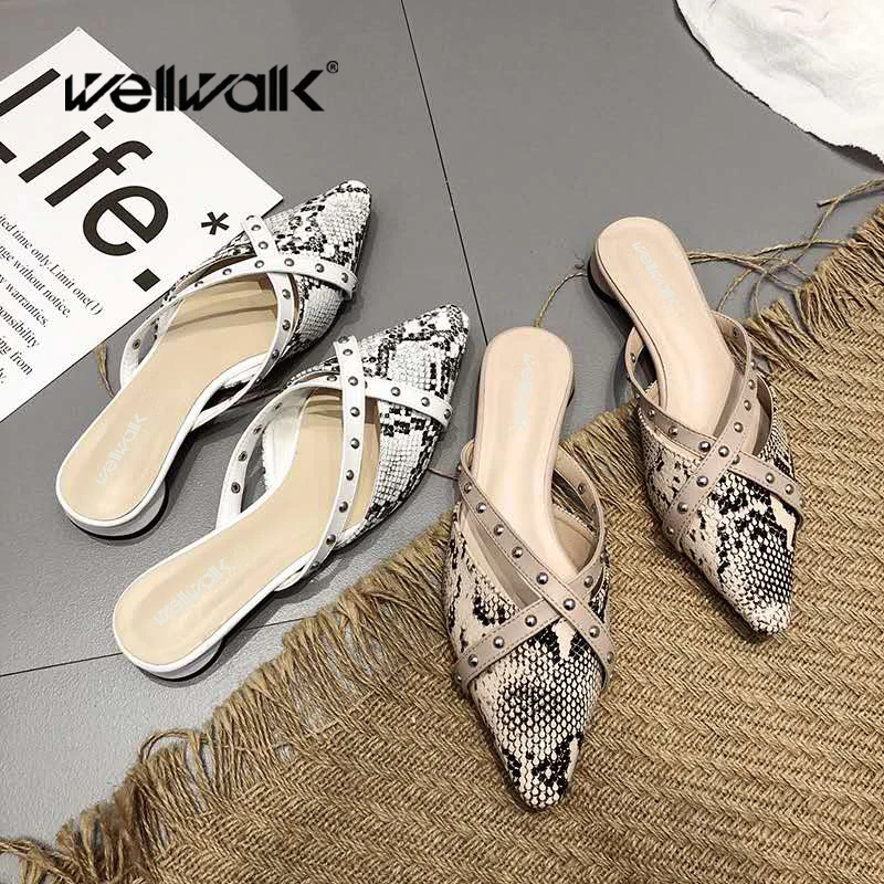 

Flat Slippers Women Mules Shoes Leopard Slides Ladies Luxury Slippers Fashion Rivets Shoes Female Dress Slippers Pointed Toe