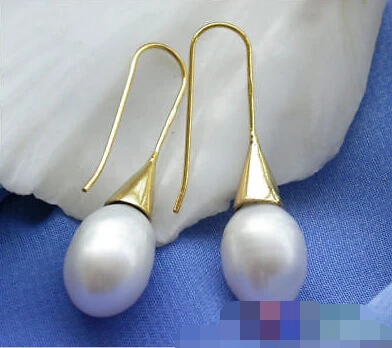 

1449 white drip FRESHWATER PEARL DANGLE EARRING