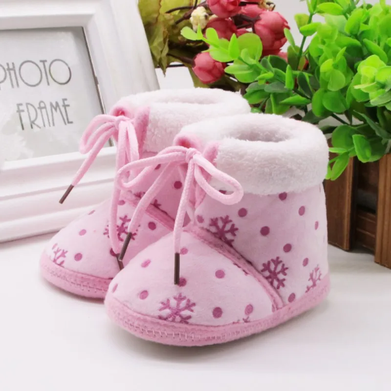 Теплые зимние пинетки для маленьких мальчиков и девочек обувь для новорожденных для младенцев, до первых шагов детские сапоги с принтом 3 цвета