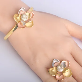 

Dazz Three Tones Color Lotus Flowers Shape Bangle Ring Sets Matt Sprayed Sand Jewelry Set For Women Ceremony Party Accessories