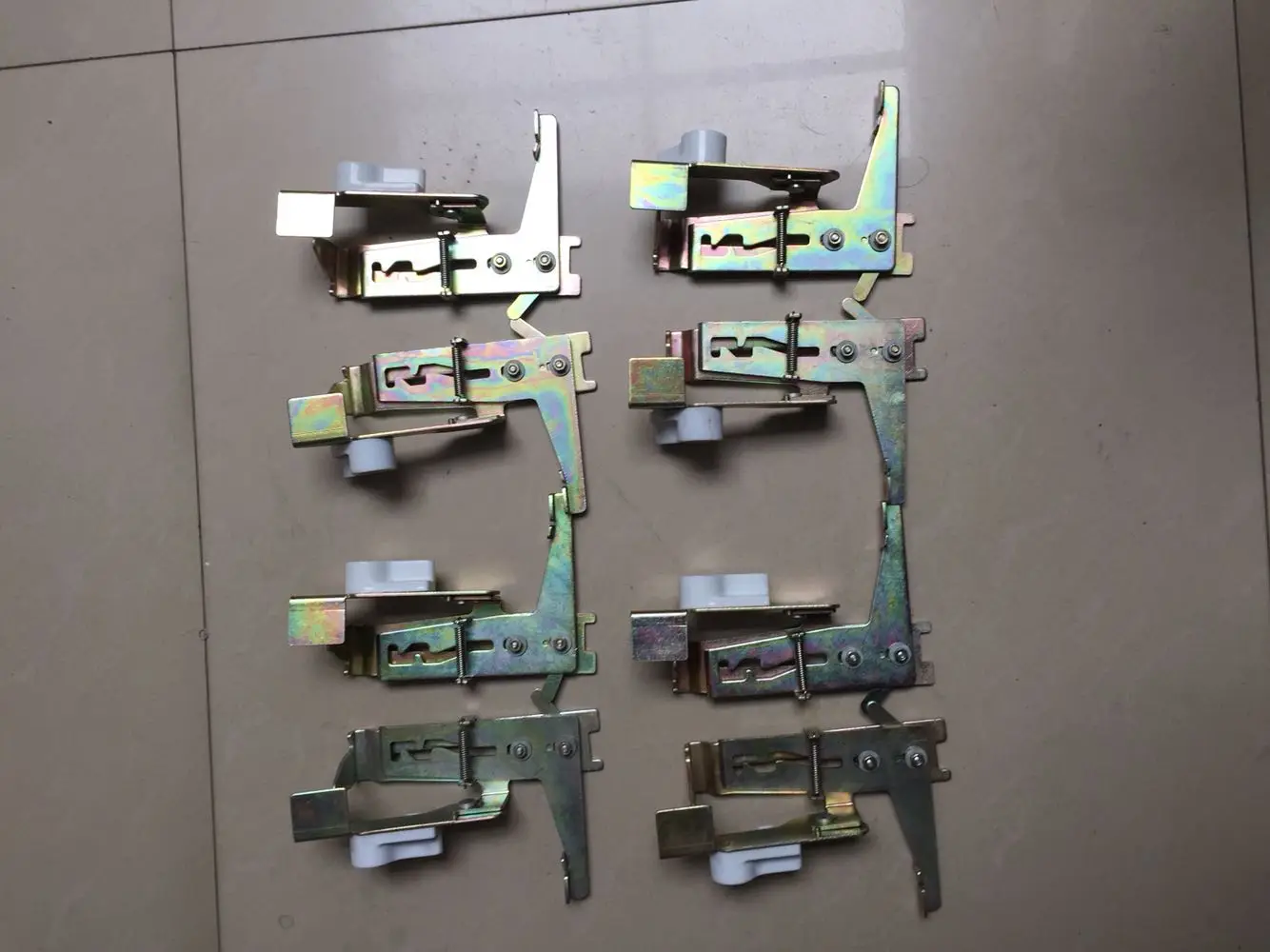 

2pcs Silver Reed Part knitting machine auxiliary SRP60N landing gear assembly left and right