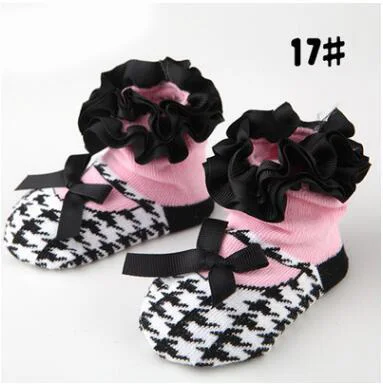 Носки для маленьких девочек, носки для новорожденных, для принцессы, подарки на день рождения, милые тапочки для детей 0-12 месяцев - Цвет: 17