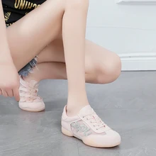Скидка 30%; белые модные женские прогулочные туфли на платформе для подиума; дышащие летние лёгкие сникерсы на плоской подошве; мягкая женская обувь