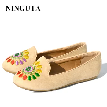 

NINGUTA embroider boat shoes woman causal women flat shoes spring and autumn