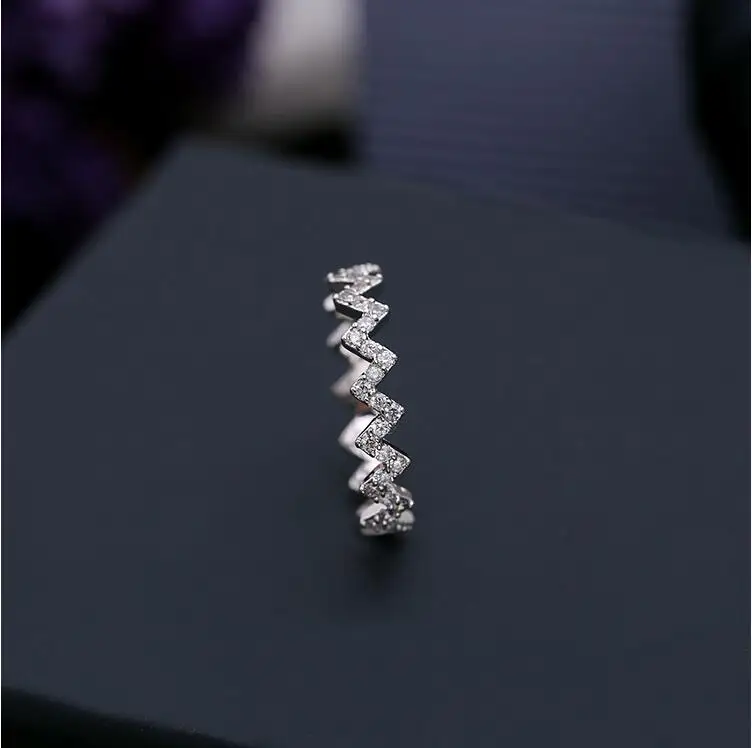 LZX Брендовое простое волнистое стильное милое обручальное кольцо белого/черного цвета золотого цвета с кубическим цирконием и кристаллом, обручальные кольца для женщин