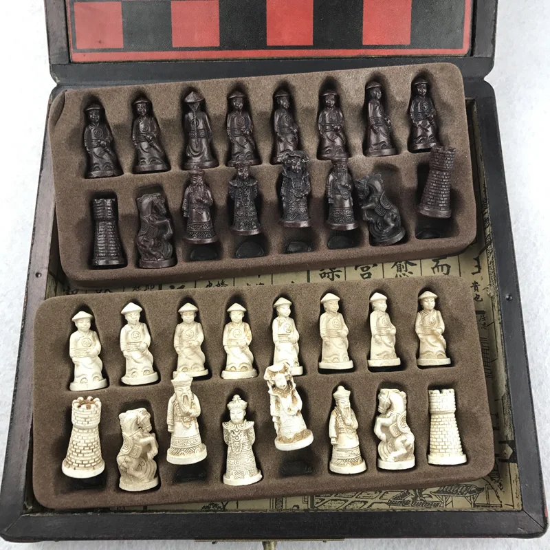 New Antique Chess Set of Chess Wooden Coffee Table Antique Miniature Chess Board Chess Piece Move Box Set Retro Style Board game