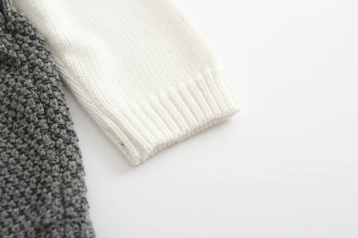 3753740725_783592059