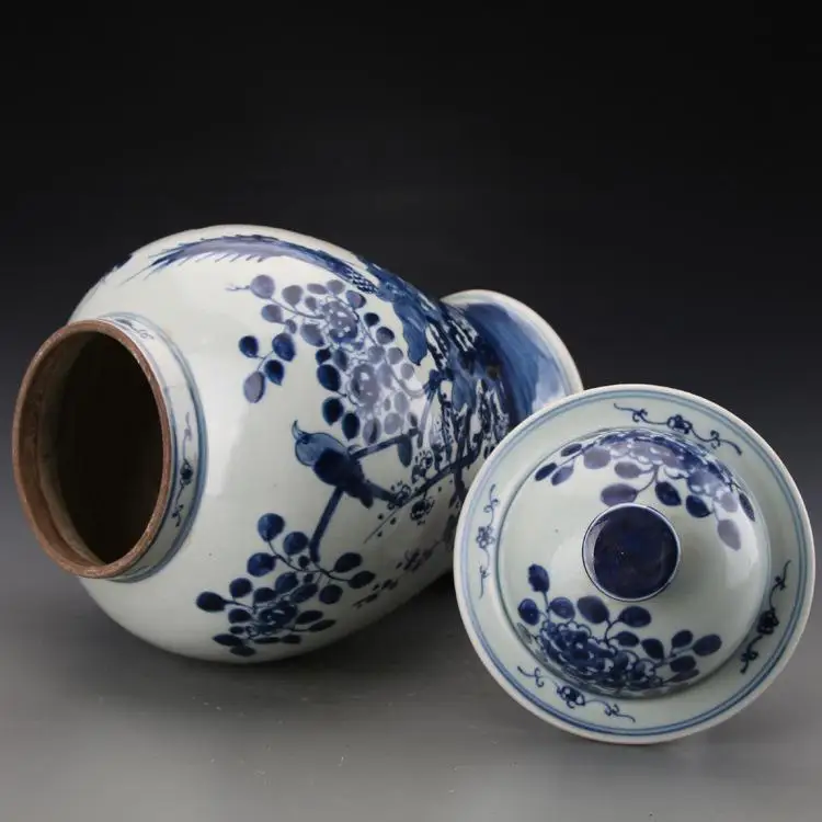 Antique Blue And White Flower And Bird Pattern temple jar Porcelain temple jar Jingdezhen collection ceramic jar vase (1)