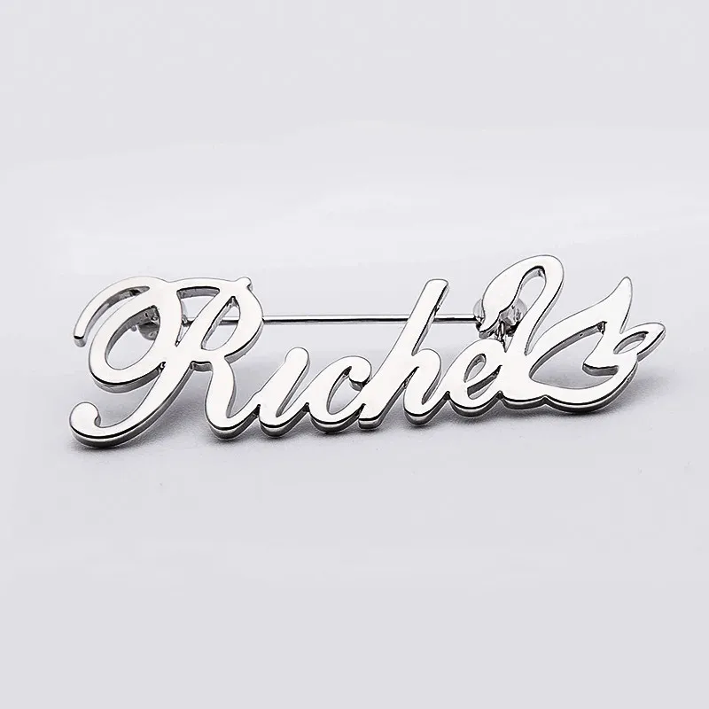 

Custom Brooches Pin Personalize English Letters Name Brooches for Women Men Girls Ritual Celebration Party Name Jewelry Gift
