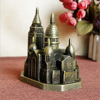 

World Famous Paris Sacred Heart Cathedral Figurine Metal Building Decoration Statue Home Office Desktop Decor Gift Tour Souvenir