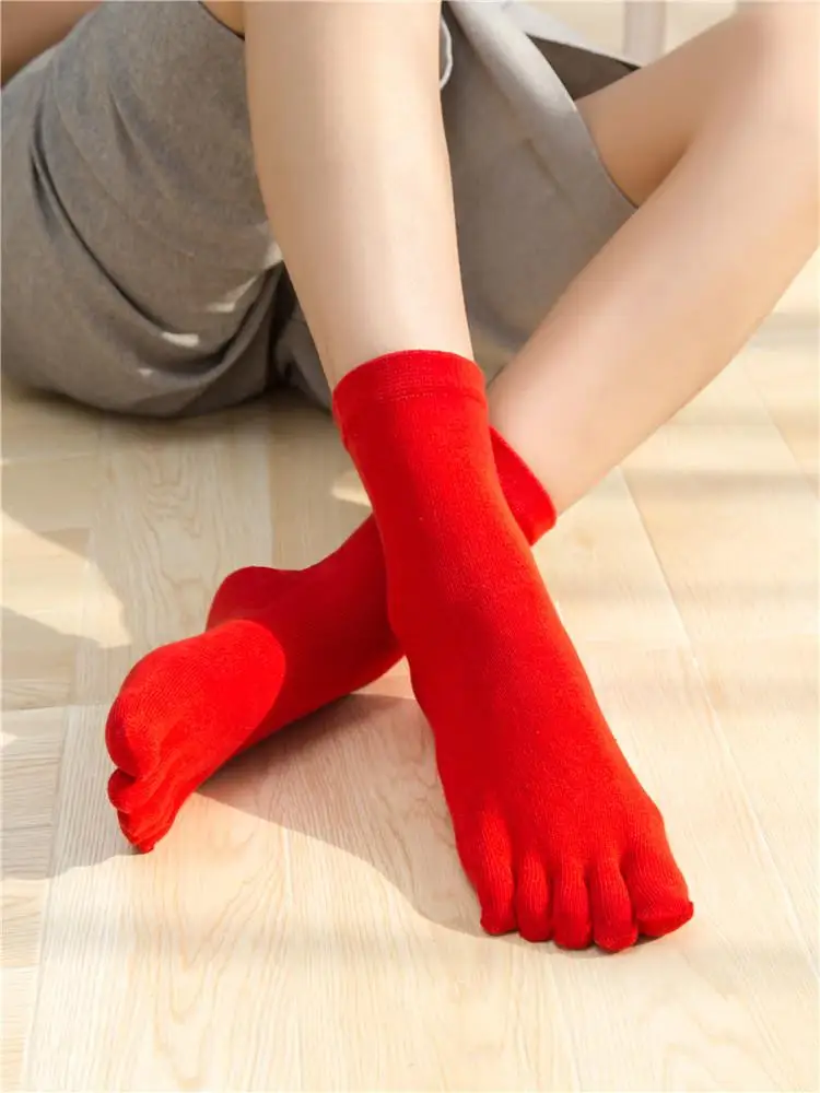 Classic Pure Color Lady Cotton Five Finger Socks 5 Finger Pure Cotton Female Cute Novelty Socks With Separate Toes - Цвет: Красный
