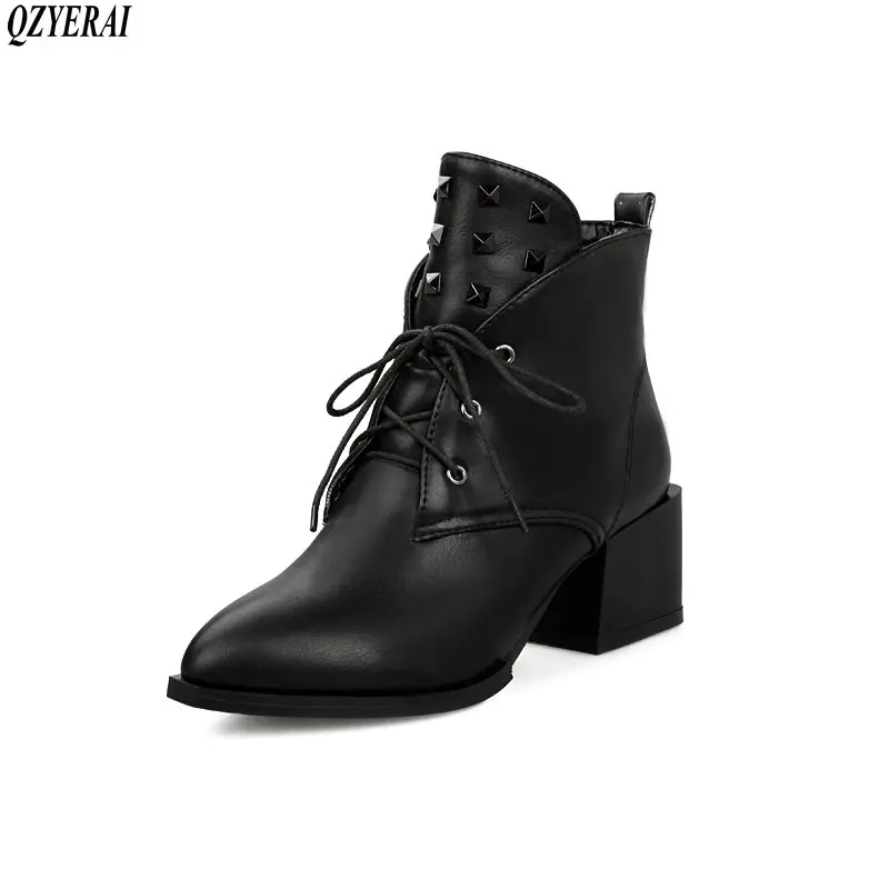 

QZYERAI The new 2018 model is wearing boots fashionable women's shoes black women's boots European sexy leisure hiking boots