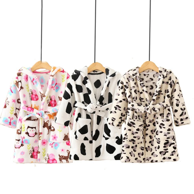 

2019 Autumn Winter Flannel Bathrobe Kids Boys Hooded Towel Bathrobe Children Pajamas Dot Leopard Robe Girls Home Wear Nightwear