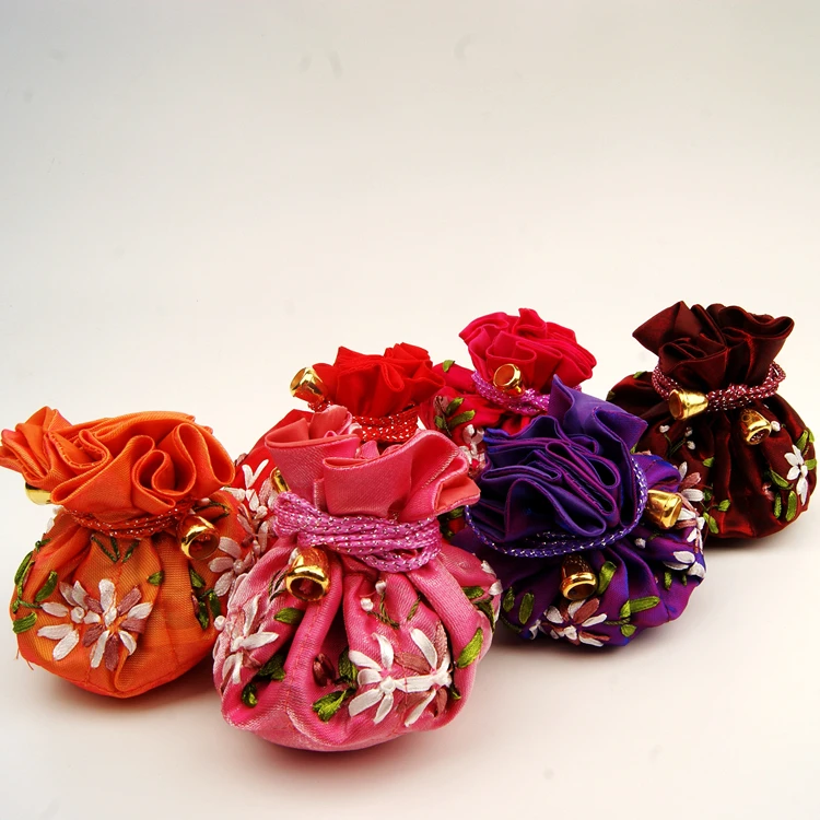 

High-end Chinese style silk bag exquisite embroidery pouch jewelry bag candy bag 2pc/lot
