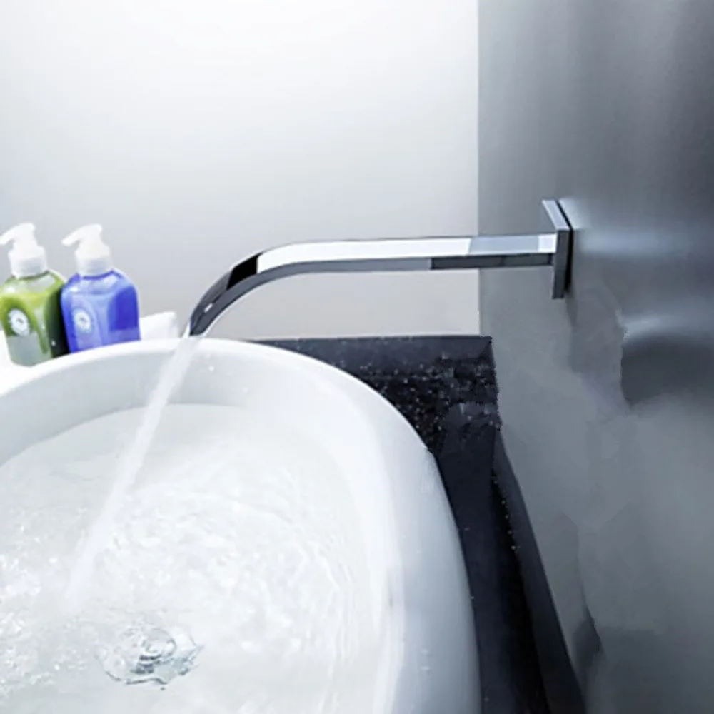 Водопроводный кран с креплением к стене