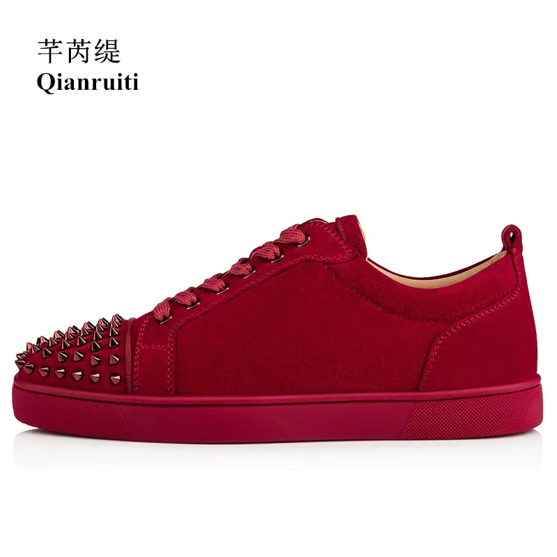 christianlouboutin-louisjuniorspikes-1180051_L145_2_1200x1200_1525690332
