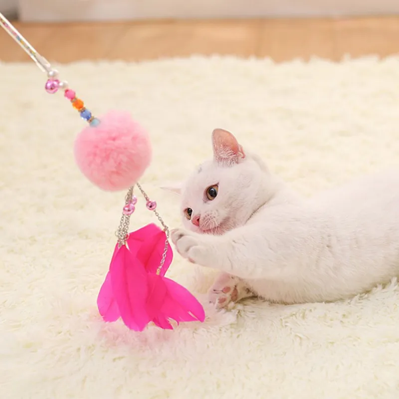 Дразнилка для котенка палочка перо, который поможет избавиться от Интерактивная палочка удочка для рыбной ловли с колокольчиком с меховыми помпонами для домашних животных