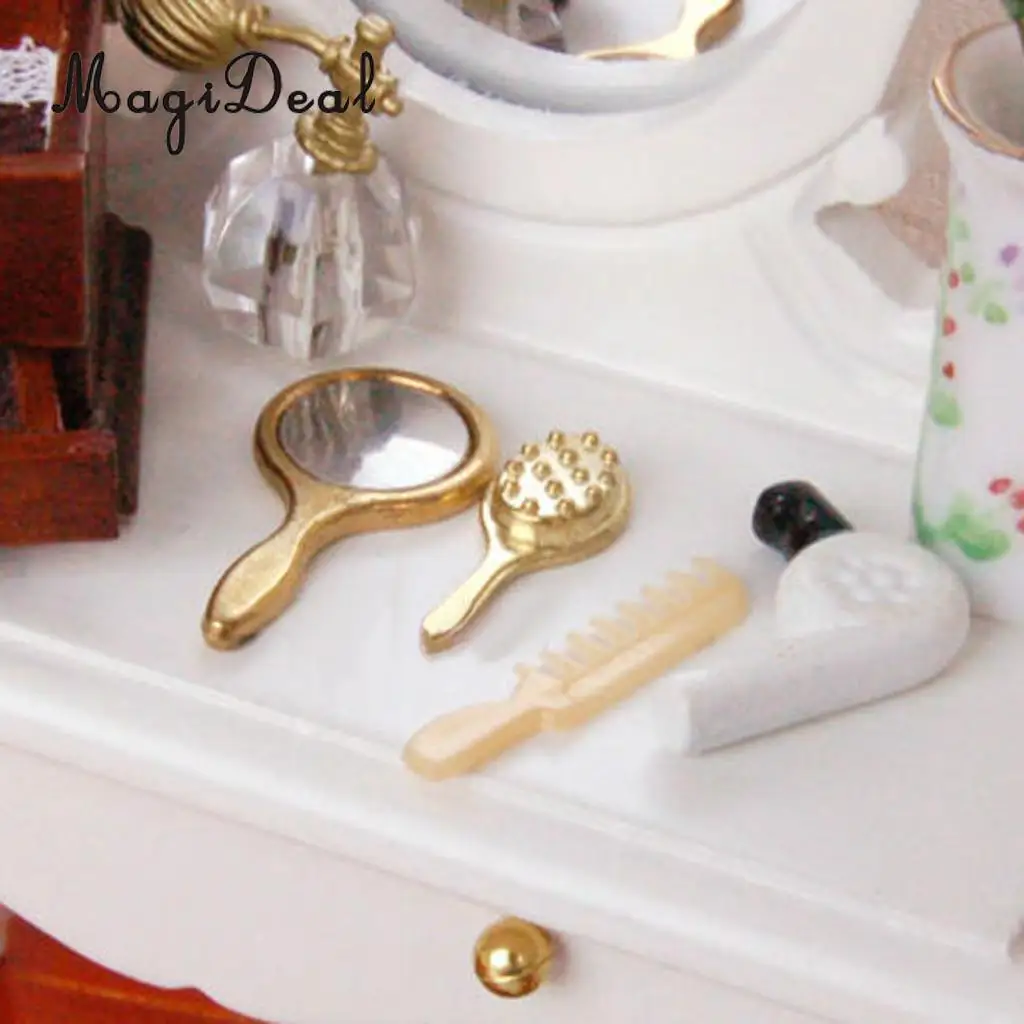 MagiDeal 4Pcs/Set 1/12 Dollhouse Miniature Comb Hair Dryer Mirror for Dolls Bathroom Accessories Children Toys