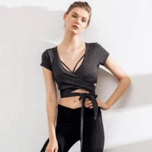 Женская футболка для йоги с коротким рукавом с v-образным вырезом, сексуальный для спортзала, спортивная рубашка, облегающая, обрезанная, однотонная, на талии, с ремнем, стильная, для йоги