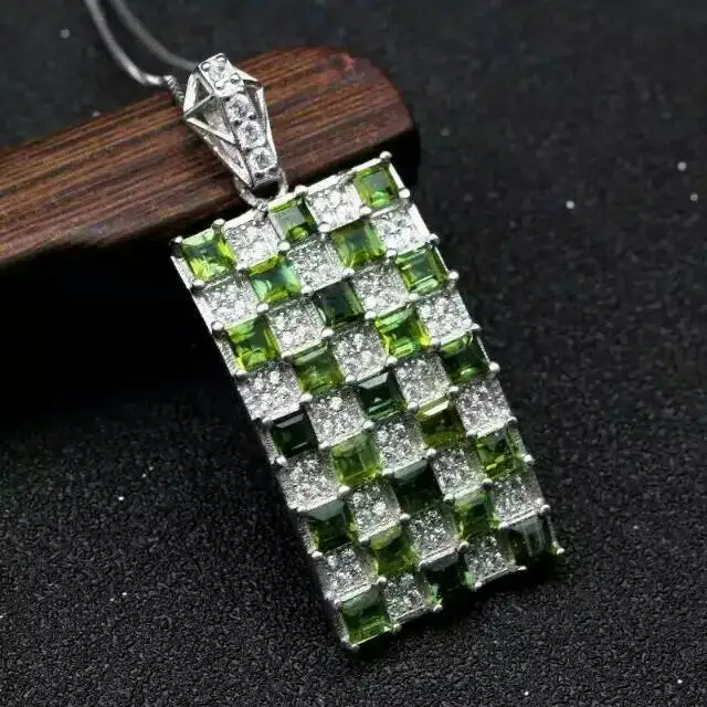 Pendentif tourmaline verte naturelle pierres précieuses naturelles élégant collier pendentif carré